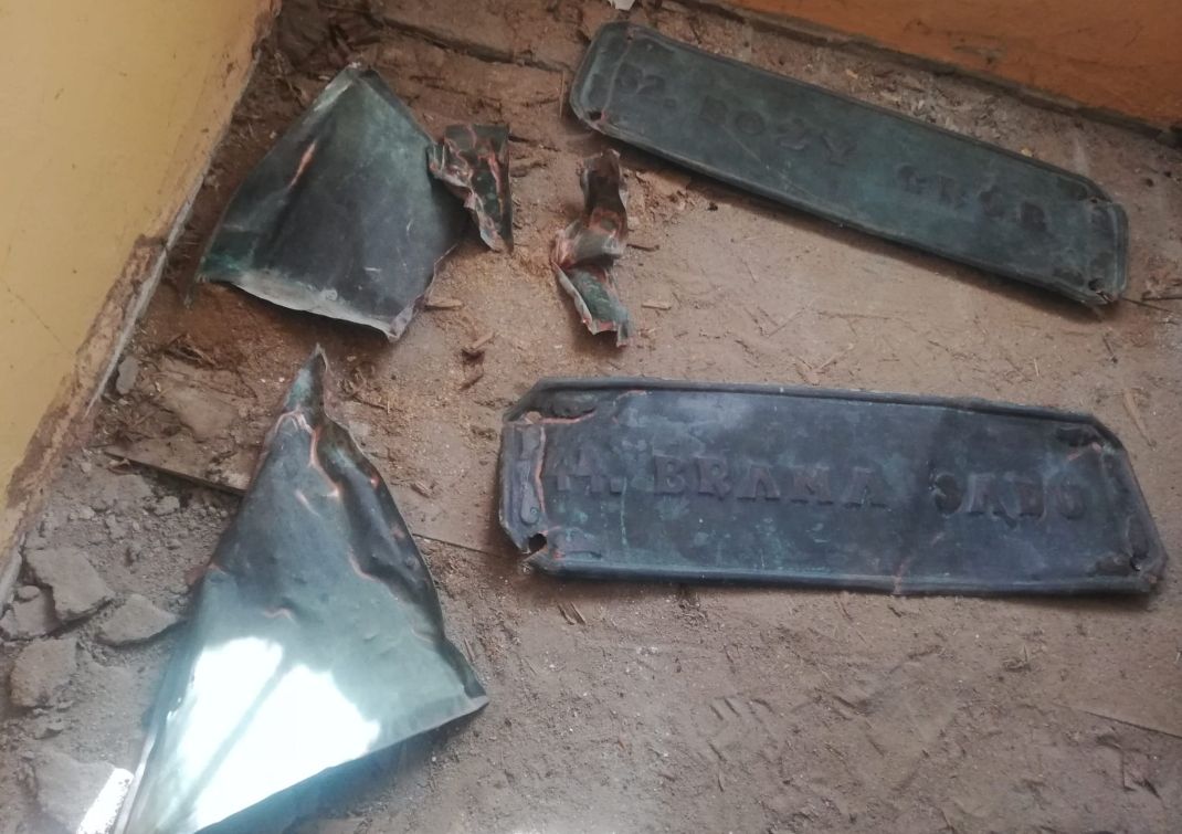 Zniszczenie zabytkowych kaplic w Wambierzycach. Policja zatrzymała 61-letniego mieszkańca powiatu kłodzkiego