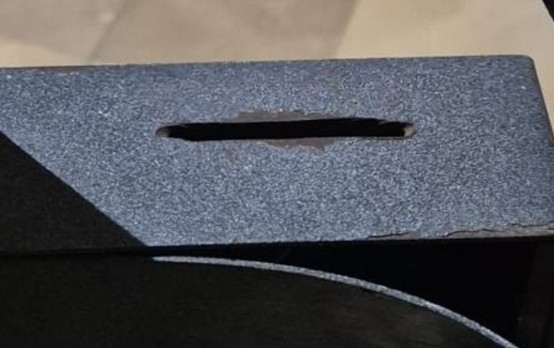 Próba włamania do kościelnej skarbony w Dusznikach-Zdroju i atak na policjantów. 26-latkowi grozi do 10 lat więzienia