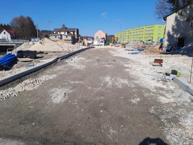 Ponad 8 mln zł wsparcia dla Stronia Śląskiego. Ruszy remont ul. Nadbrzeżnej