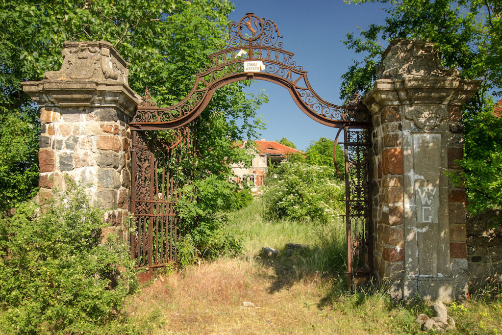 Mroczny Dolny Śląsk – Część 2: miejsca niczym z horrorów, legendy. Czy warto je odwiedzić?