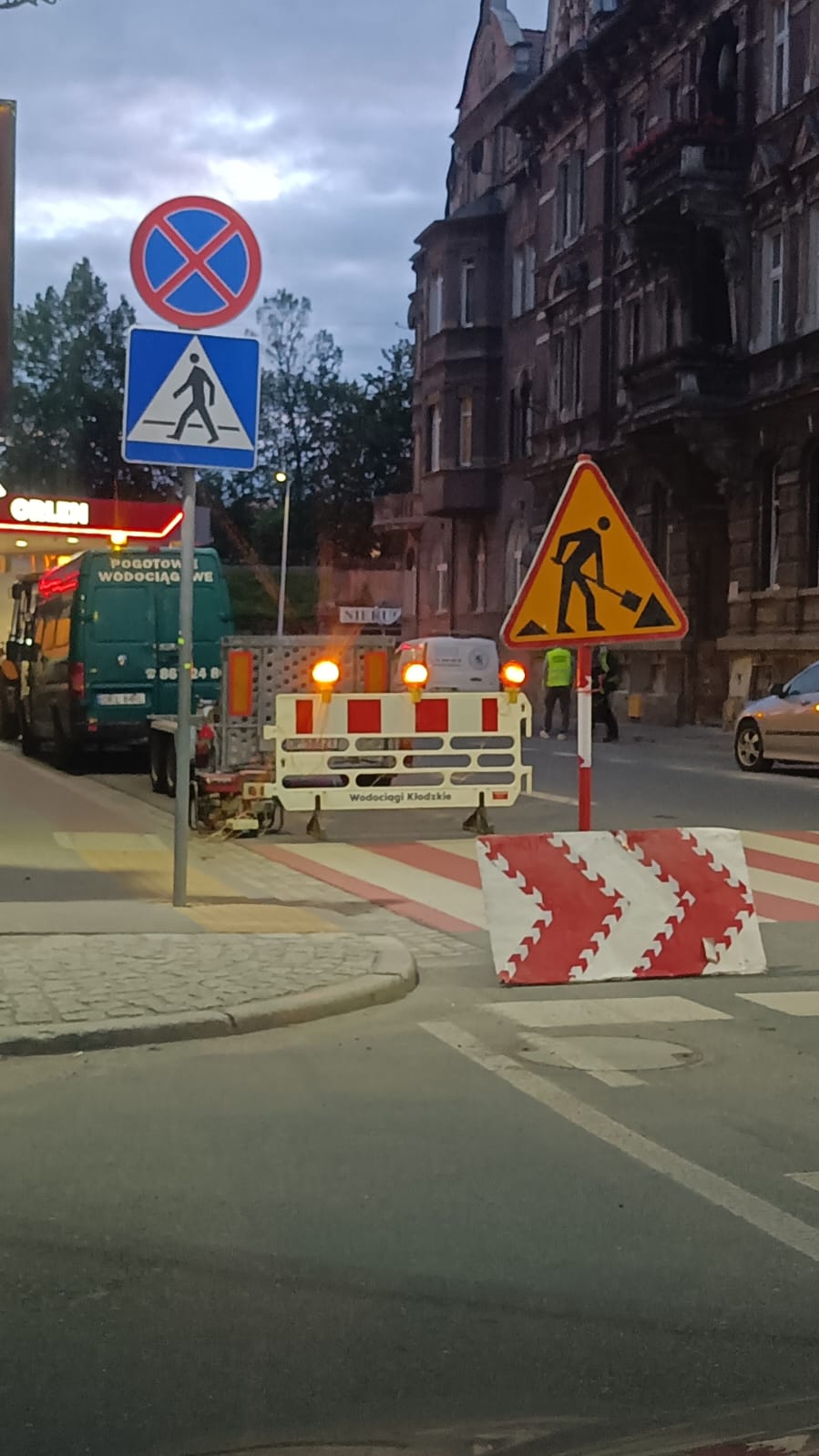 Przerwa w dostawie wody w Kłodzku. Awaria sieci wodociągowej na ul. Połabskiej
