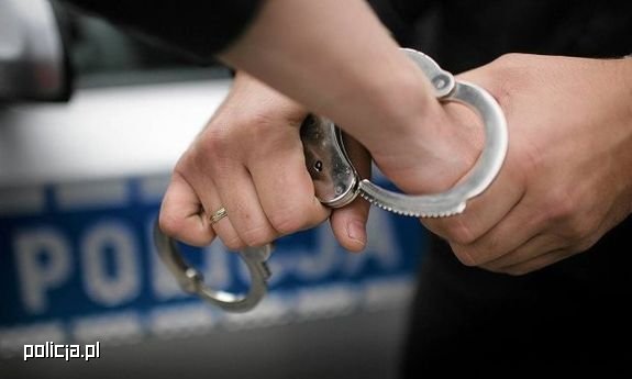 Wtargnęli na plebanię w Bystrzycy Kłodzkiej i zaatakowali księdza. Obaj sprawcy zatrzymani