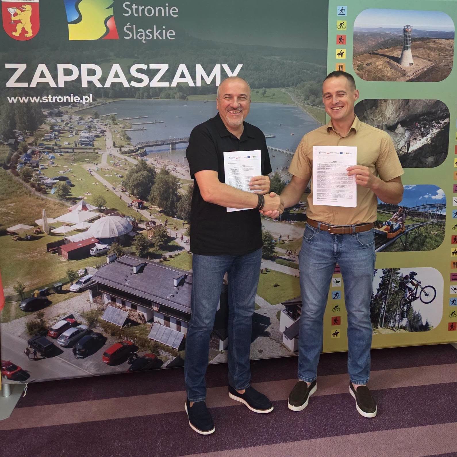 Rusza rewitalizacja Parku Miejskiego w Stroniu Śląskim. Podpisano umowę na inwestycję za blisko 11 mln zł