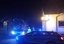 Strażacy z OSP Szczytna nie dotarli na akcję. Wszystko przez bezmyślny atak na ich pojazd