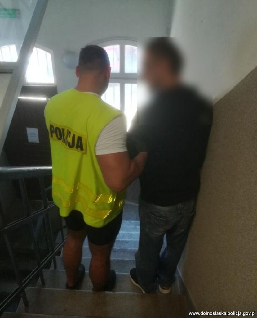 Kompletnie pijany ojciec opiekował się 3-letnią córką. Miał 3,7 promila alkoholu!
