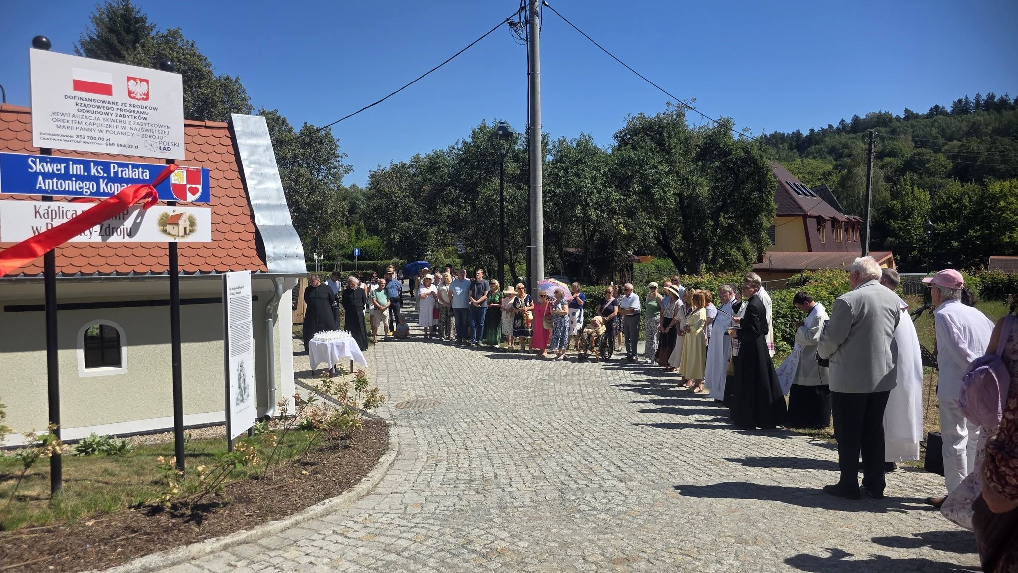 Odnowiona kaplica w Polanicy-Zdroju. Skwer otrzymał imię ks. Prałata Antoniego Kopacza