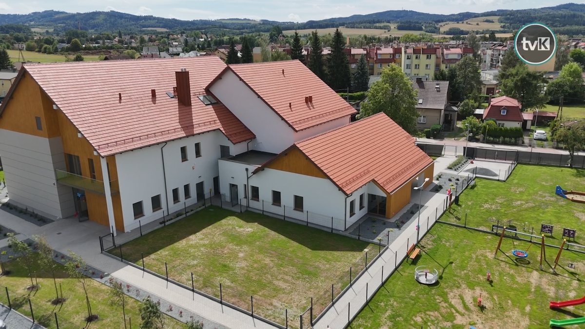 Oficjalnie oddano do użytku Przedszkole nr 4 oraz żłobek im. Kubusia Puchatka w Kudowie-Zdroju