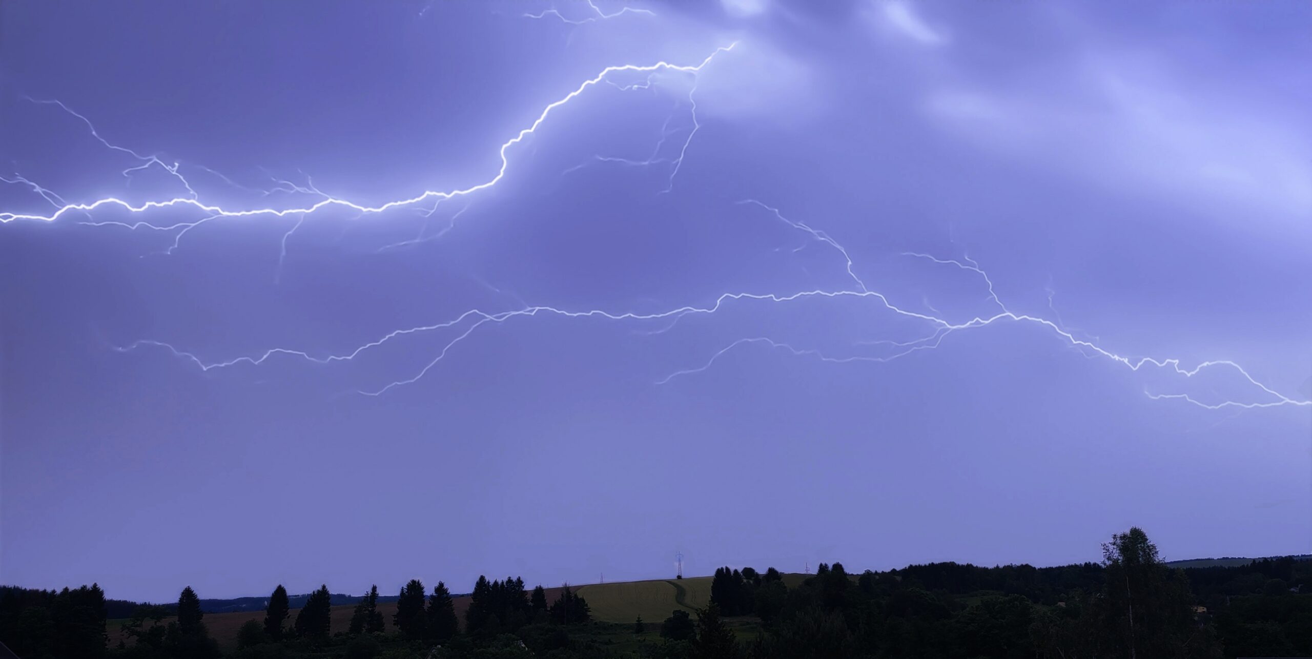 39 interwencji i kolejne zgłoszenia. Strażacy apelują o ostrożność