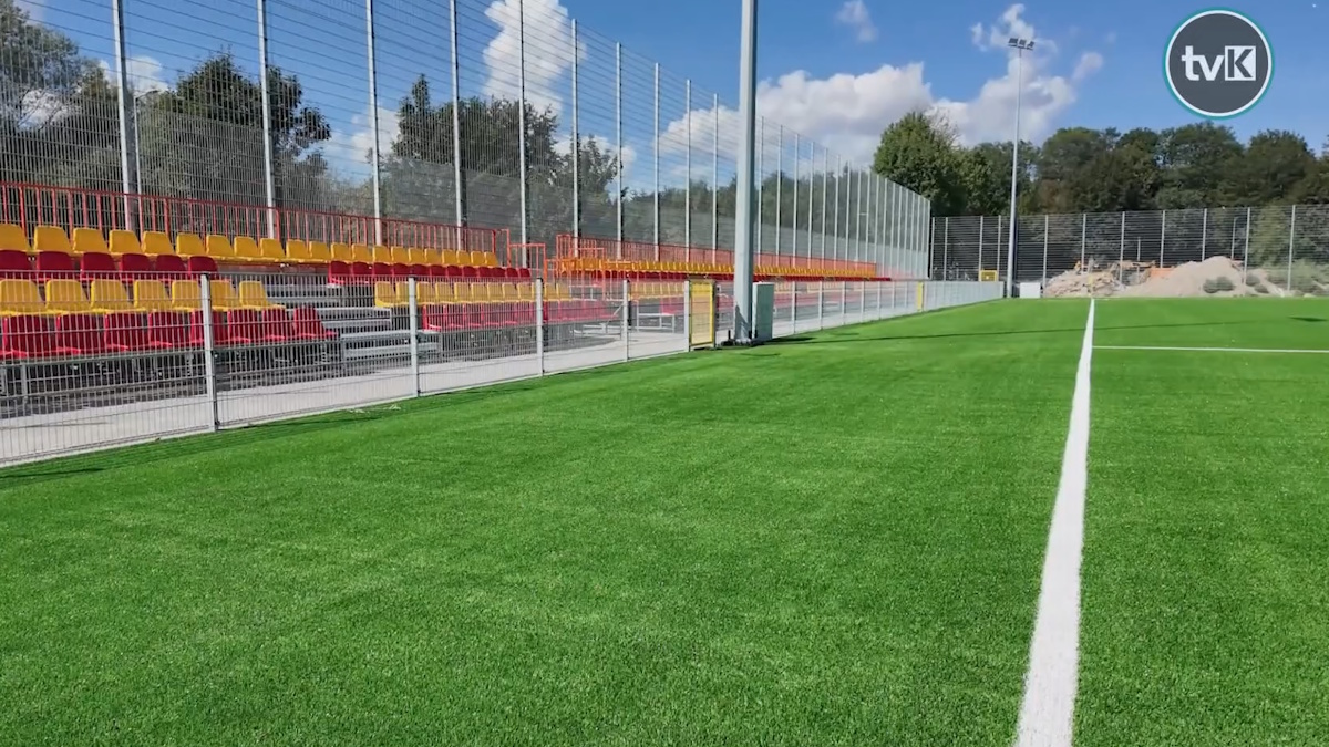 Nowe boisko ze sztuczną nawierzchnią na kłodzkim OSIR