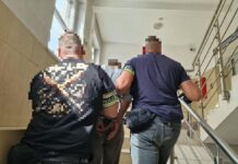Groźby, pobicie i uwięzienie. Policjanci zatrzymali 38-latka